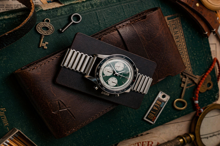 How to Choose a Watch Pouch: Leather or Suede, Which Colour, What Fits